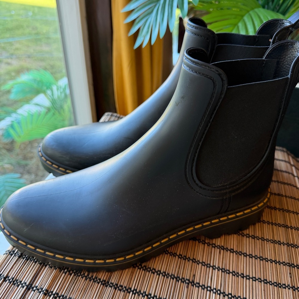 Igor Women Black Matte Chelsea Rain Boots Yellow Stitch Ankle Booties Waterproof